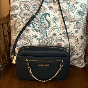 Michael Kors Black and Gold Crossbody Bag with Structured Design (like new)